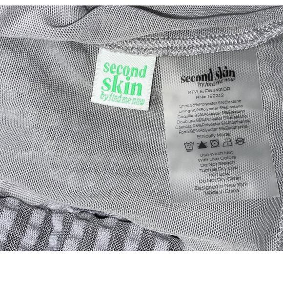 Second Skin by Find Me Now Addison Seersucker Midi Dress in Slate Grey Size: M/L - Picture 6 of 7